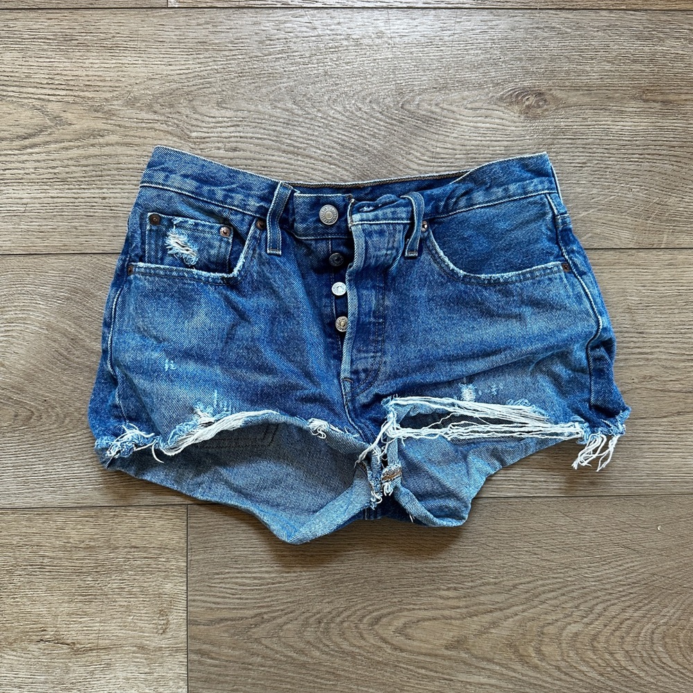 501 Levi’s high waisted shorts
